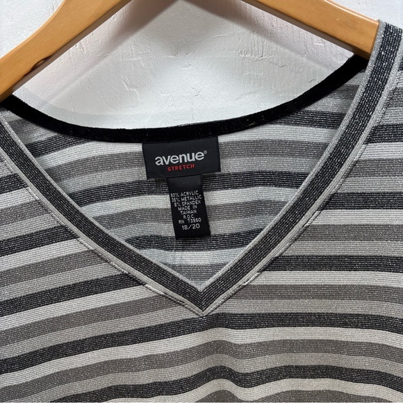 Avenue Relaxed fit V-Neck Striped long sleeve Shirt Gray Silver Black NWT Sz 20 - Picture 3 of 8